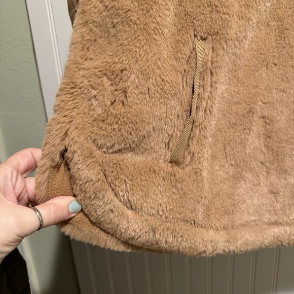 Abercrombie Fitch Faux Fur Half Zip Sweatshirt Tan Size Large - Picture 2 of 6